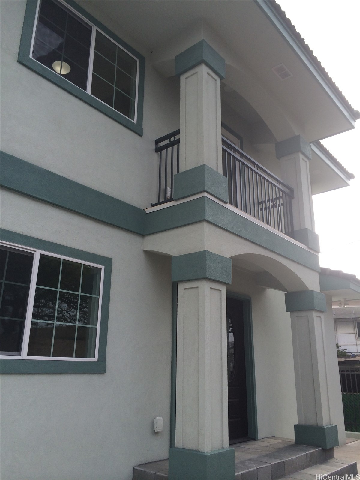 1867 Kapiolani Boulevard Mainhouse, A & B