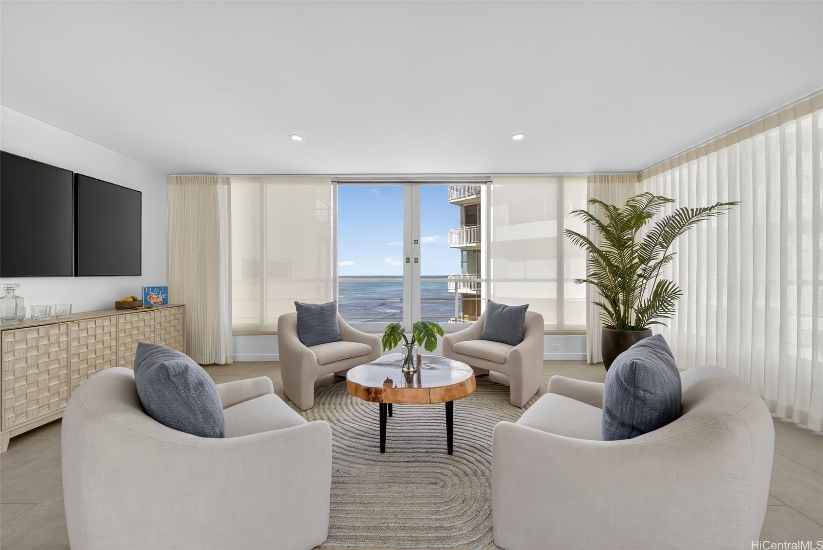 2979 Kalakaua Avenue 804