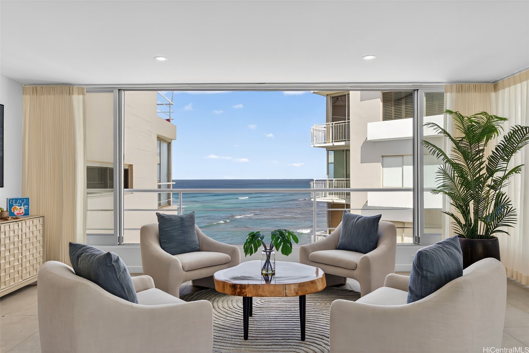 2979 Kalakaua Avenue 804