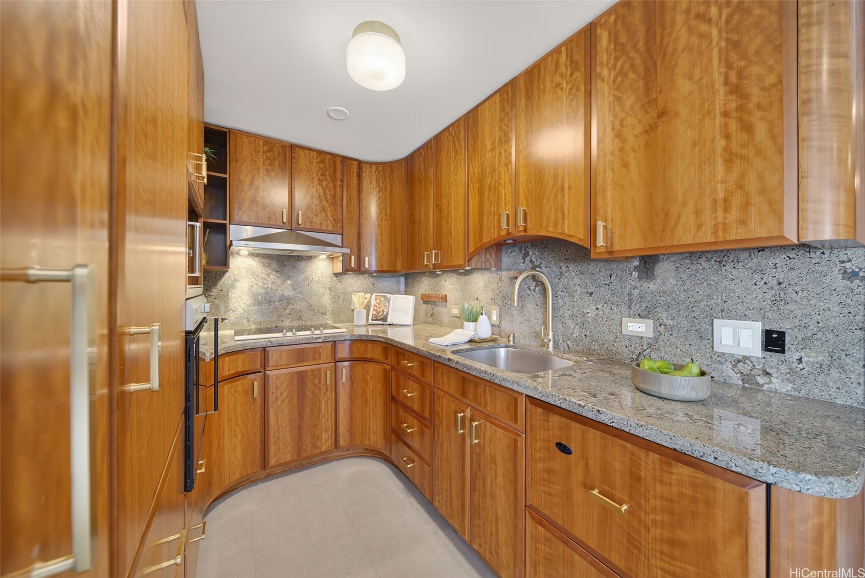2979 Kalakaua Avenue 804