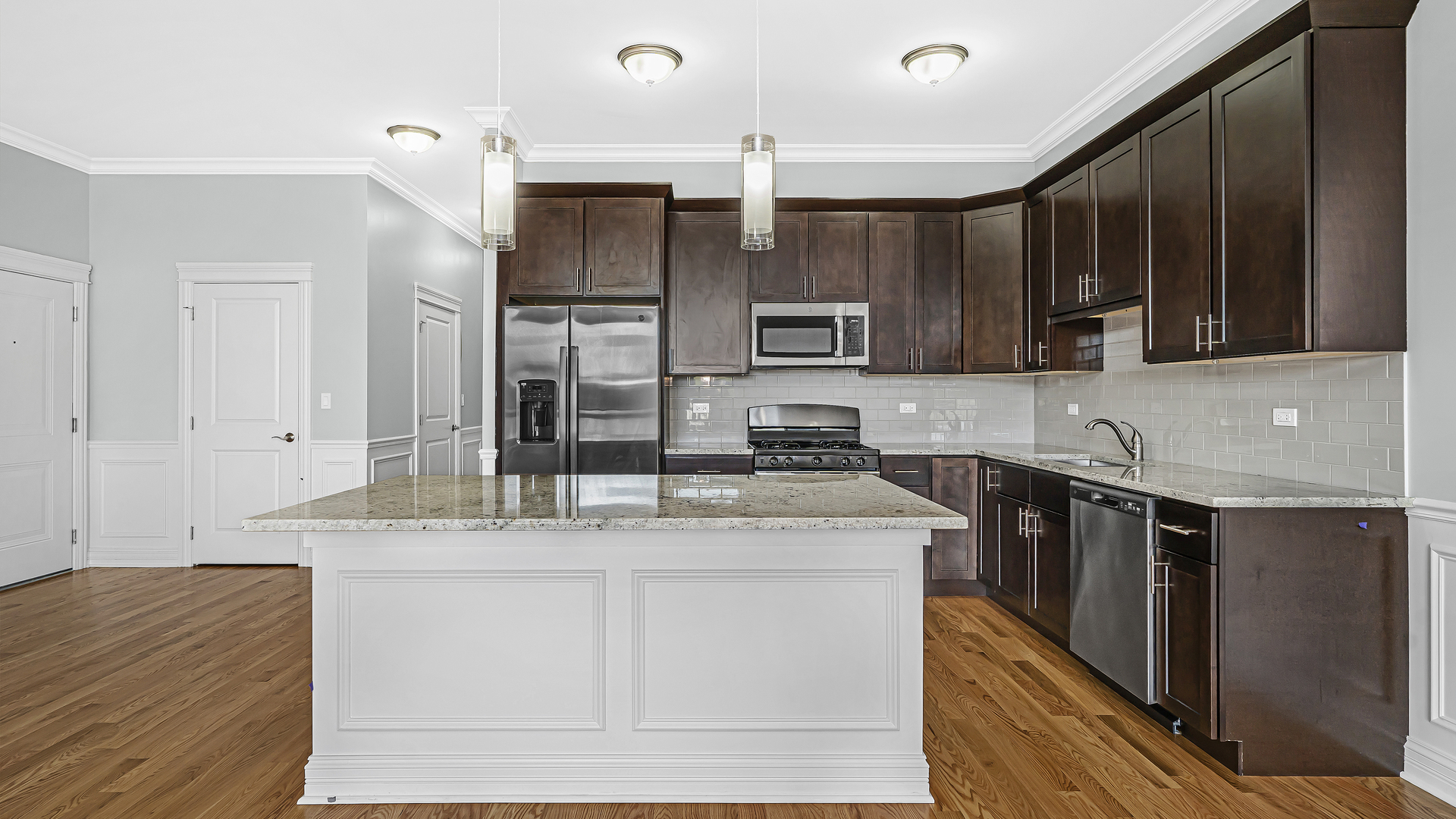 520 N Western Avenue Unit: 2A