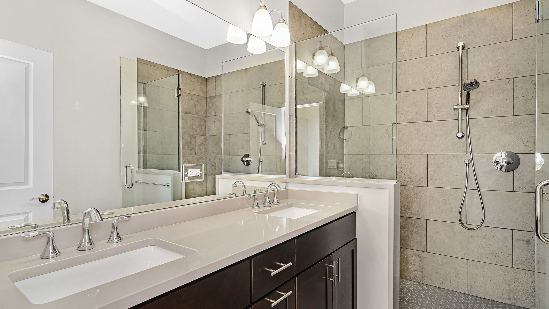 520 N Western Avenue Unit: 2A