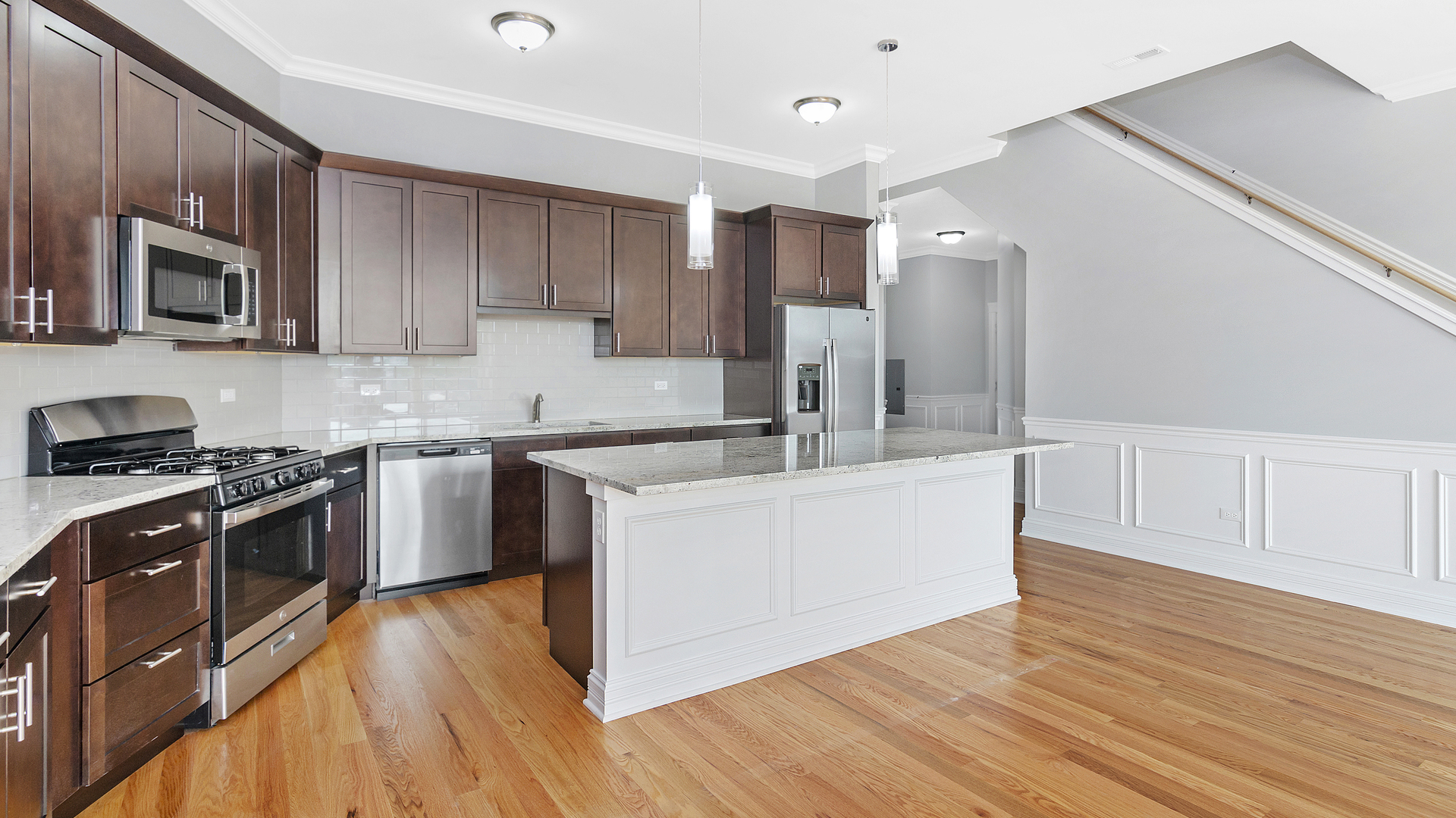 520 N Western Avenue Unit: 3B