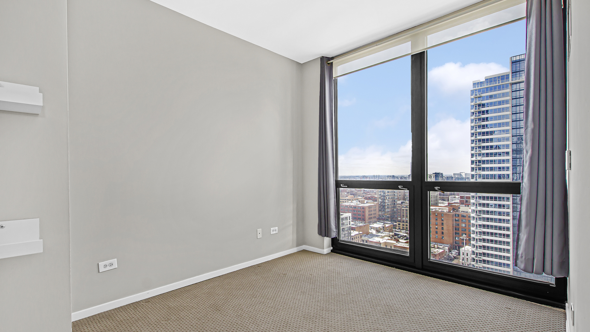 210 S Des Plaines Street Unit: 2111