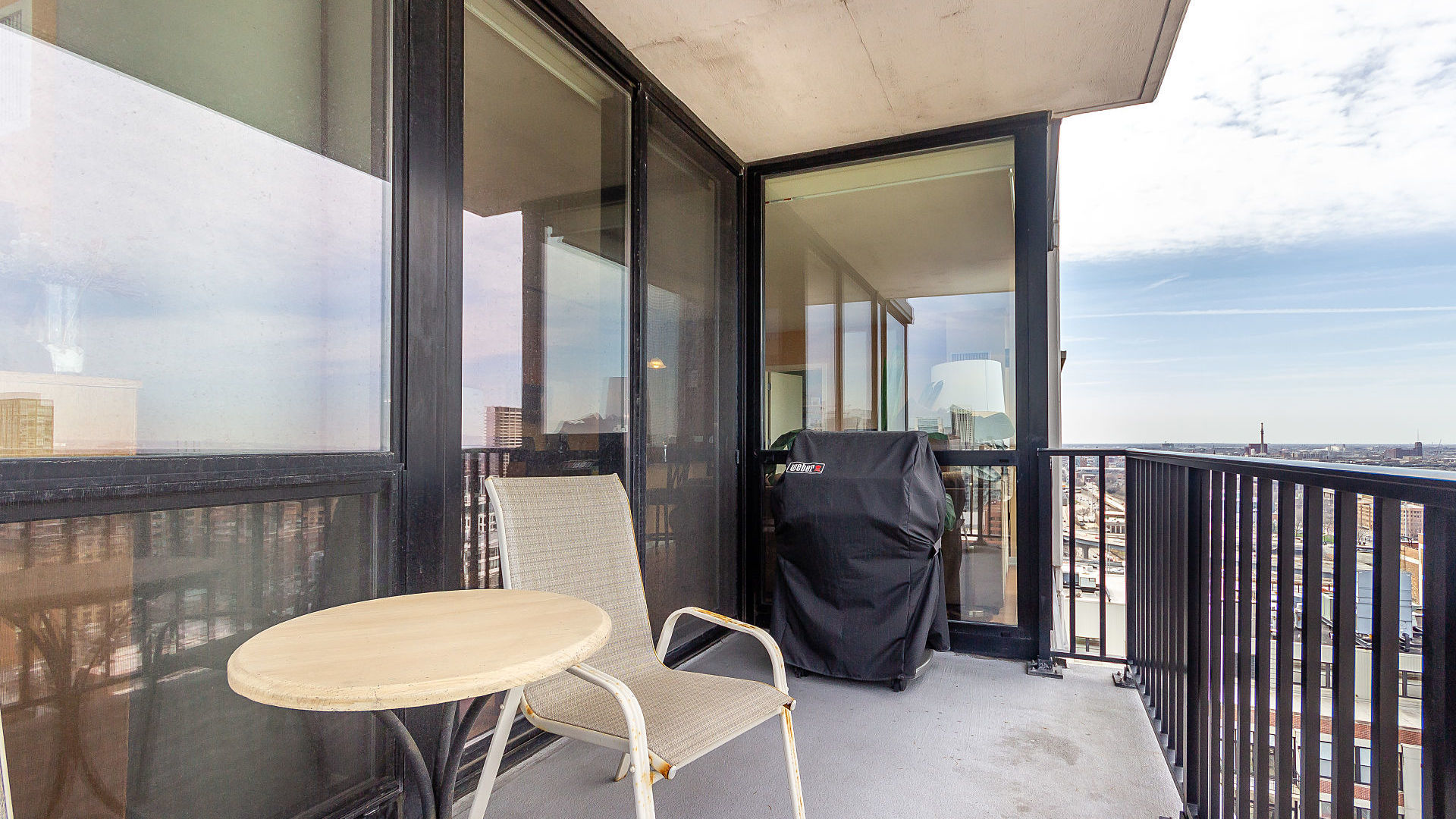 210 S Des Plaines Street Unit: 2111