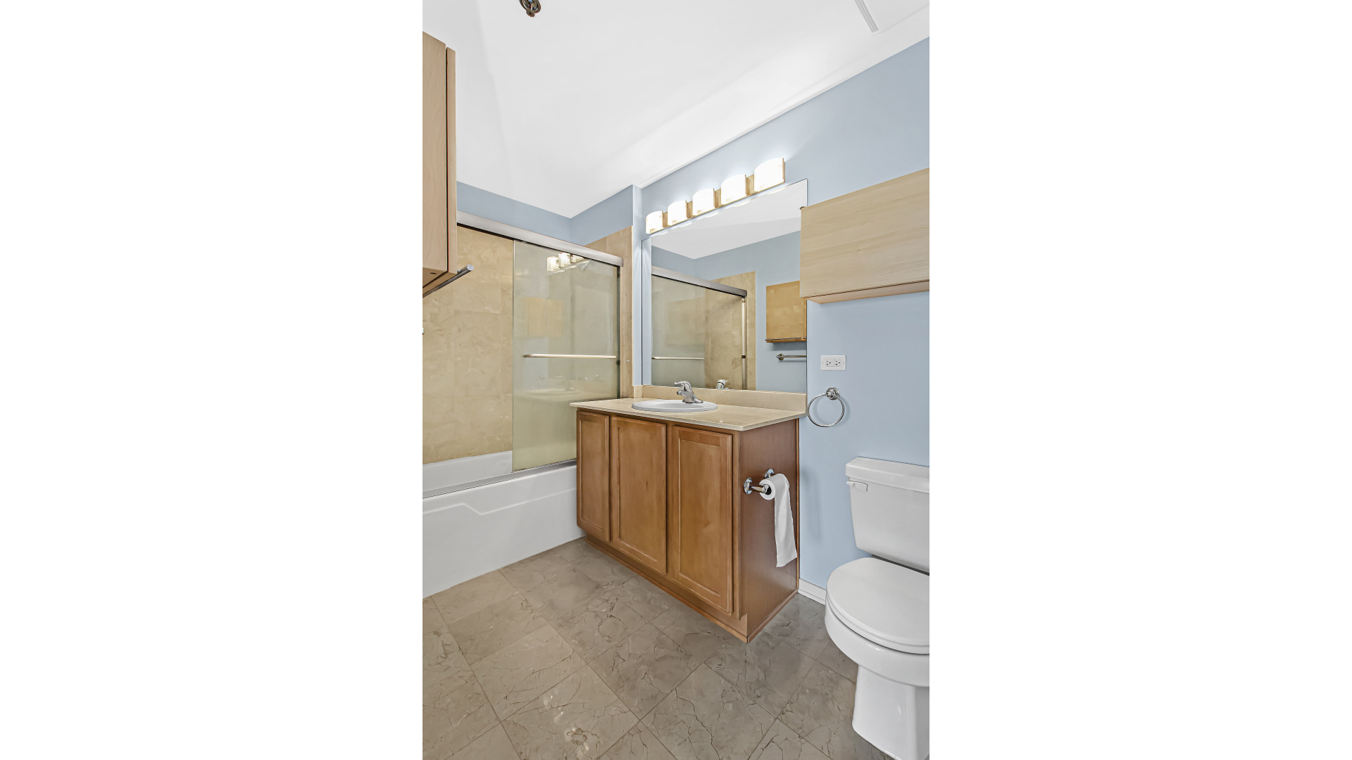 210 S Des Plaines Street Unit: 2111