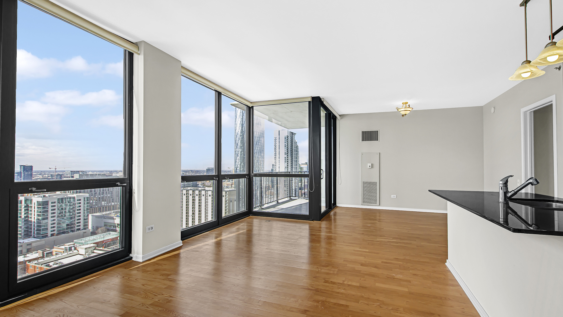 210 S Des Plaines Street Unit: 2111