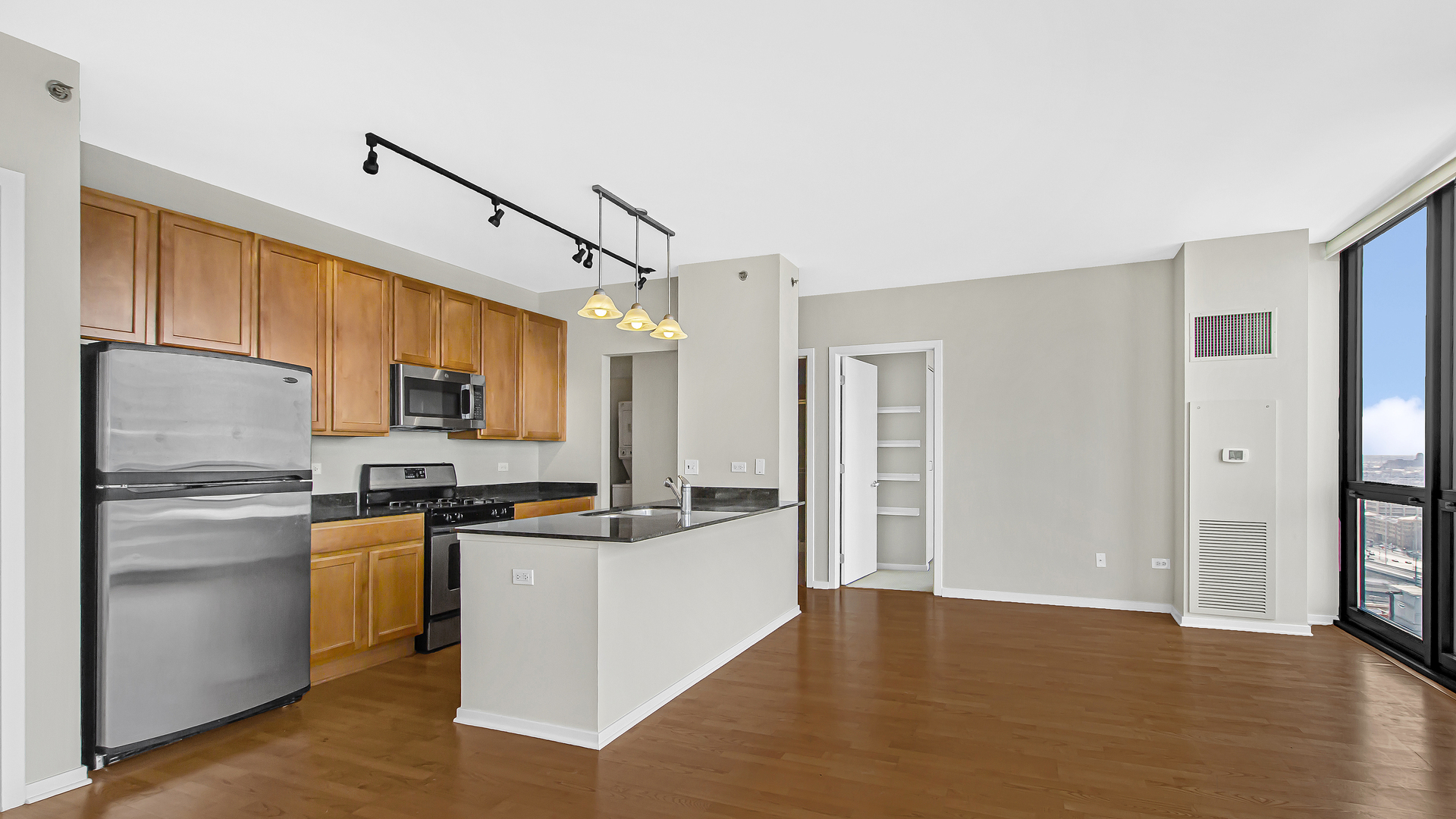 210 S Des Plaines Street Unit: 2111