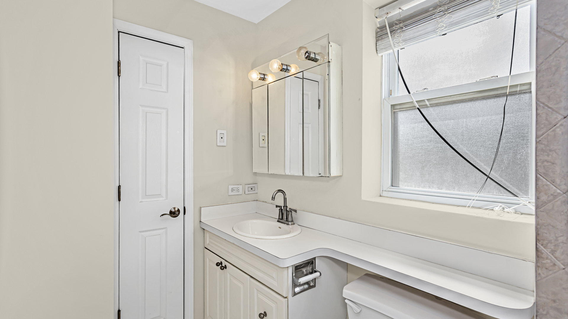 845 W Belle Plaine Avenue Unit: 1E