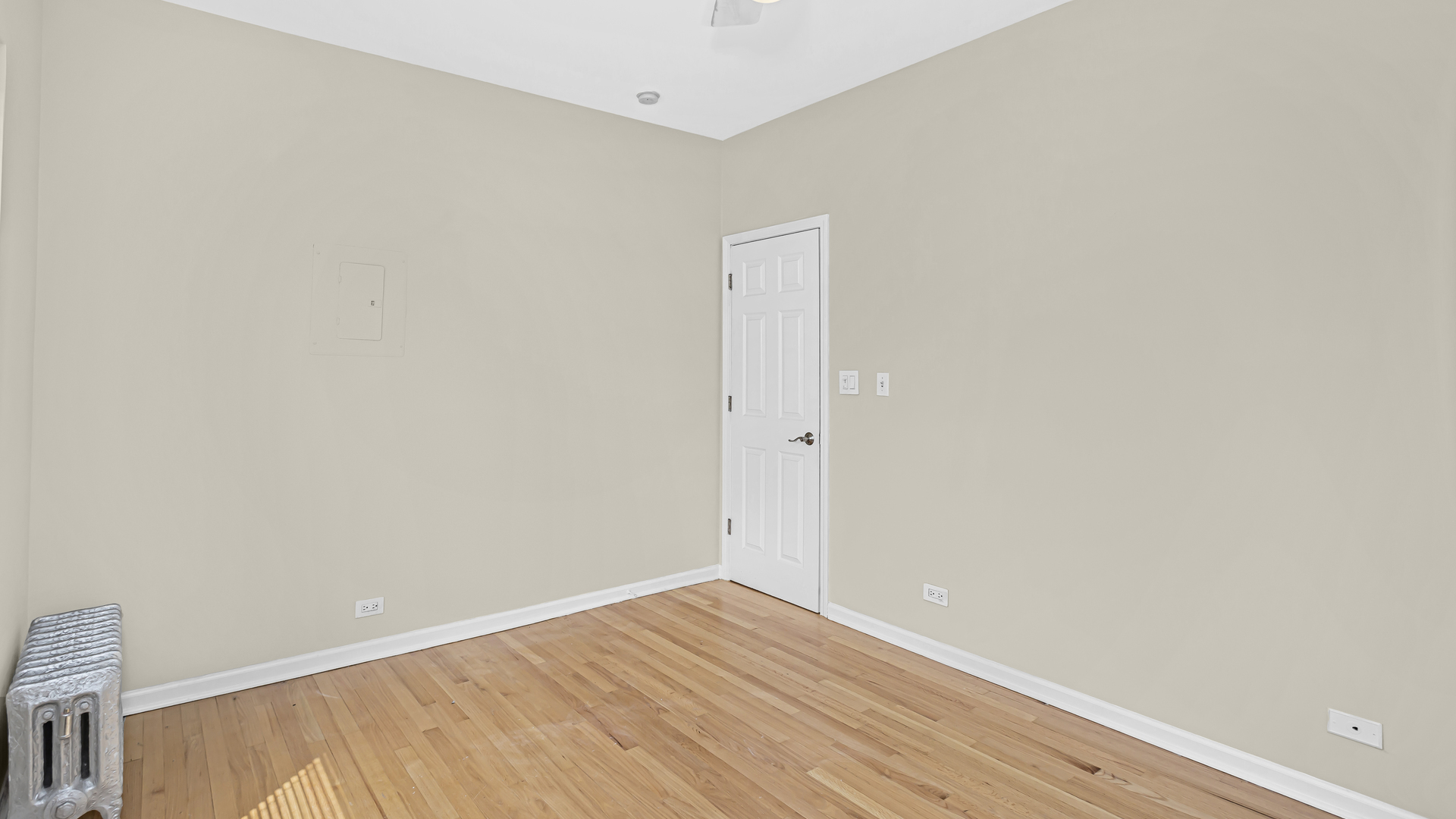 845 W Belle Plaine Avenue Unit: 1E