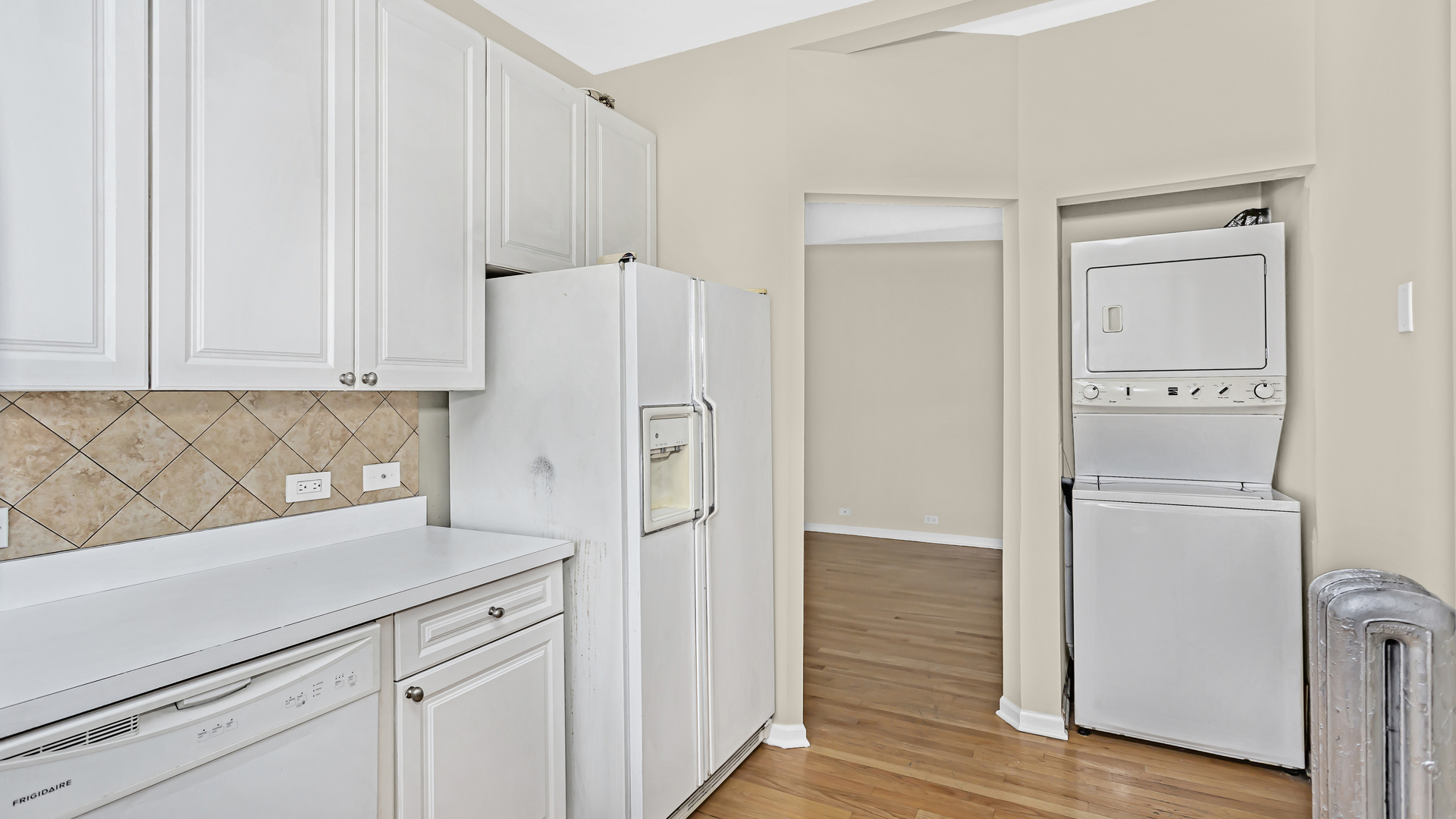 845 W Belle Plaine Avenue Unit: 1E