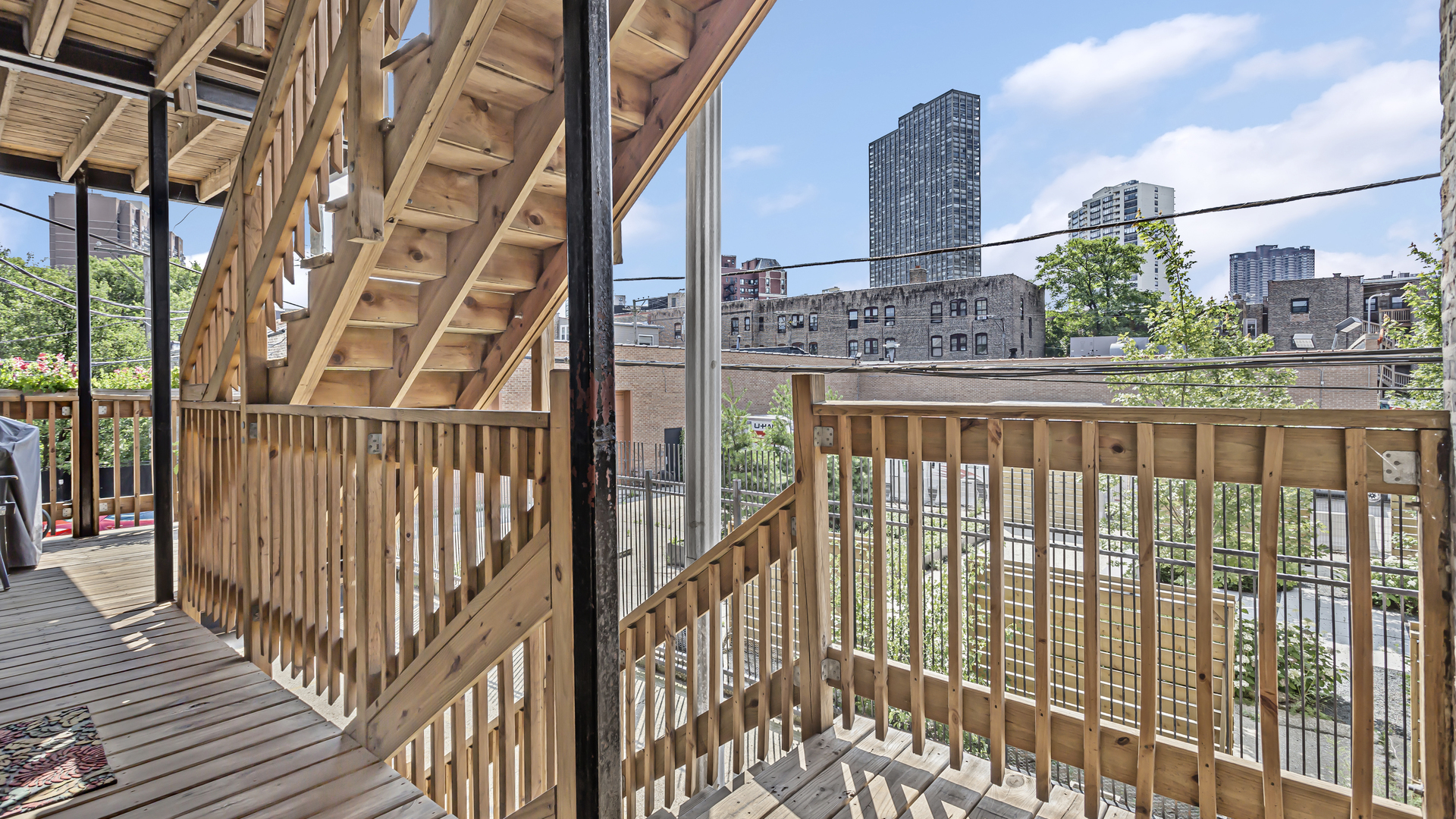 845 W Belle Plaine Avenue Unit: 1E