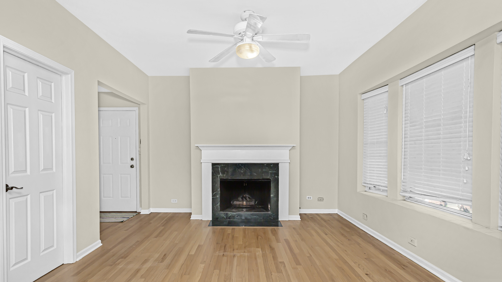 845 W Belle Plaine Avenue Unit: 1E