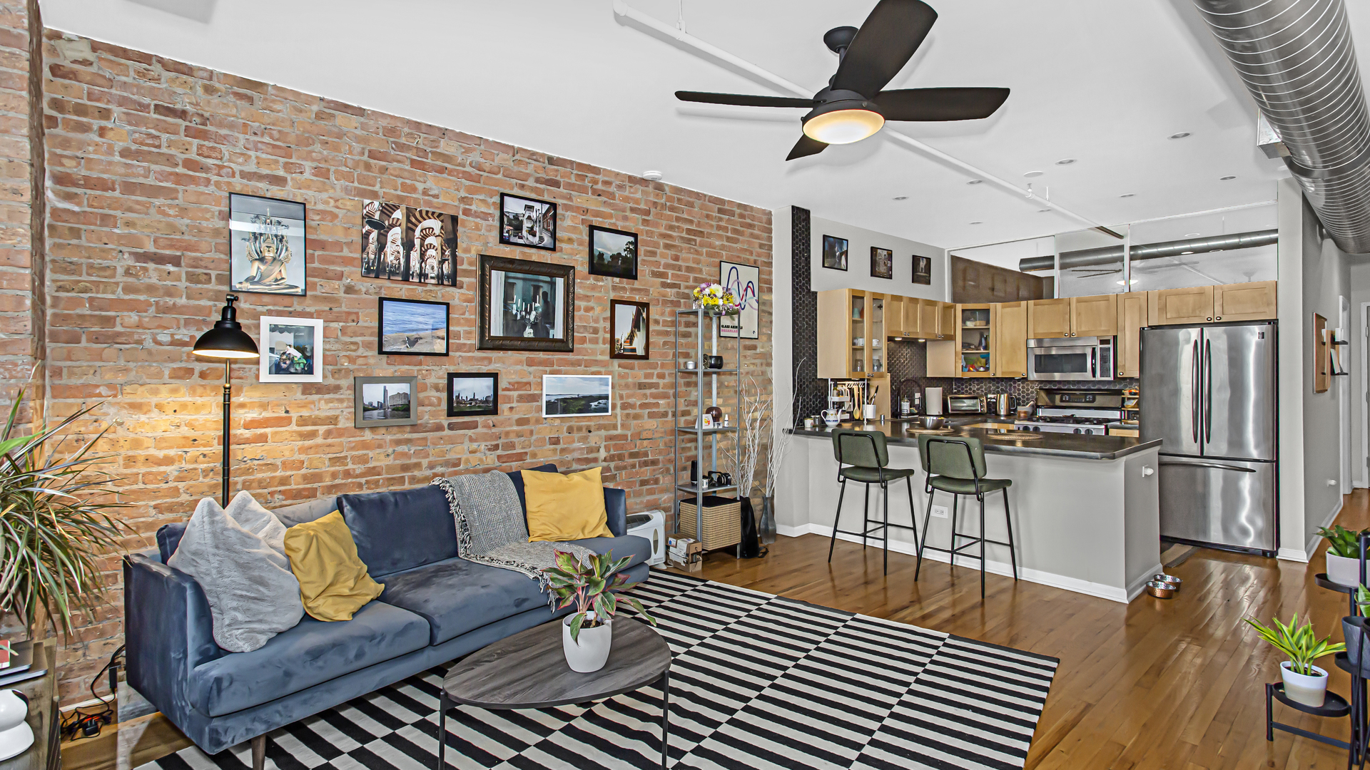 520 W Huron Street Unit: 306