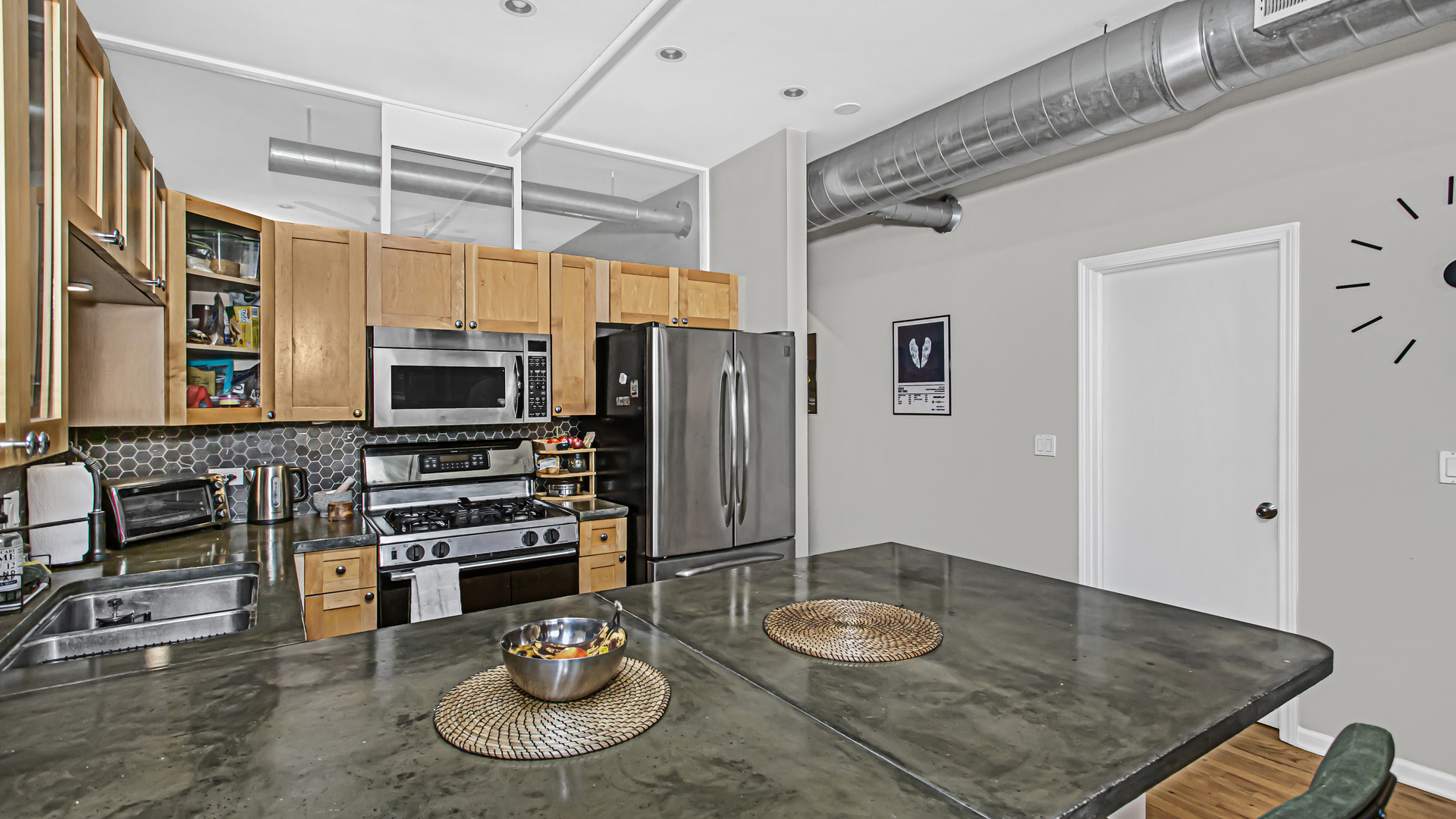 520 W Huron Street Unit: 306