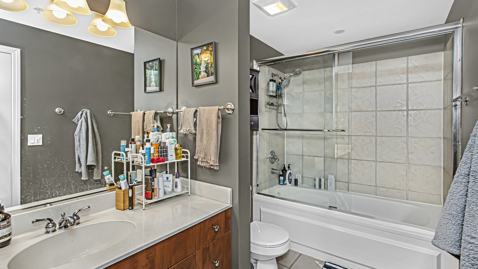 520 W Huron Street Unit: 306