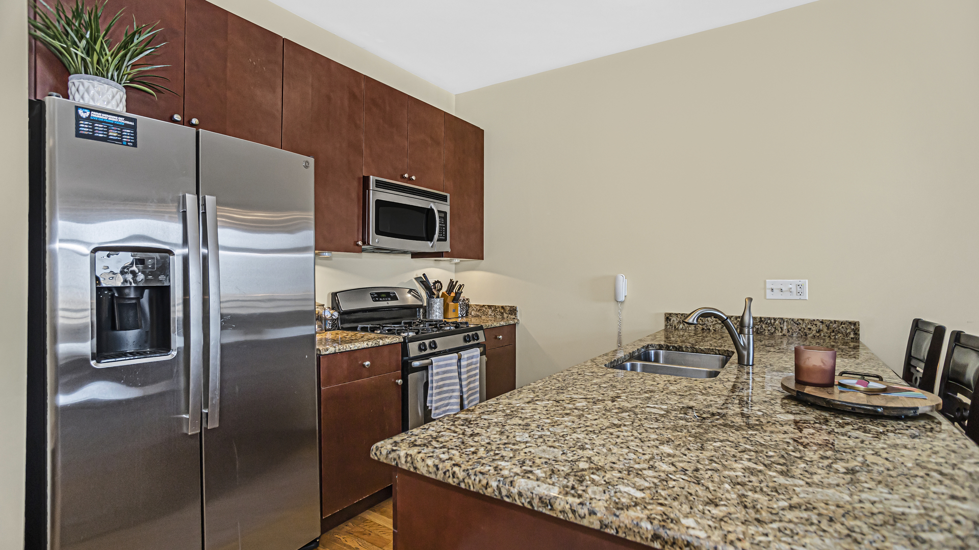 511 W Division Street Unit: 602