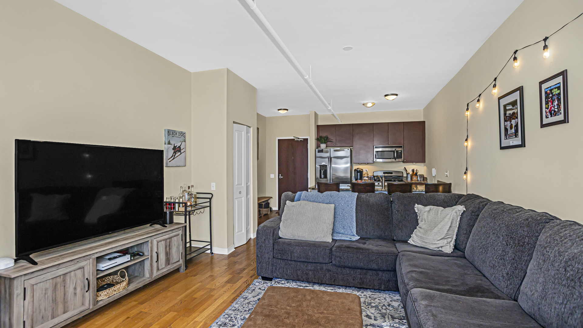 511 W Division Street Unit: 602