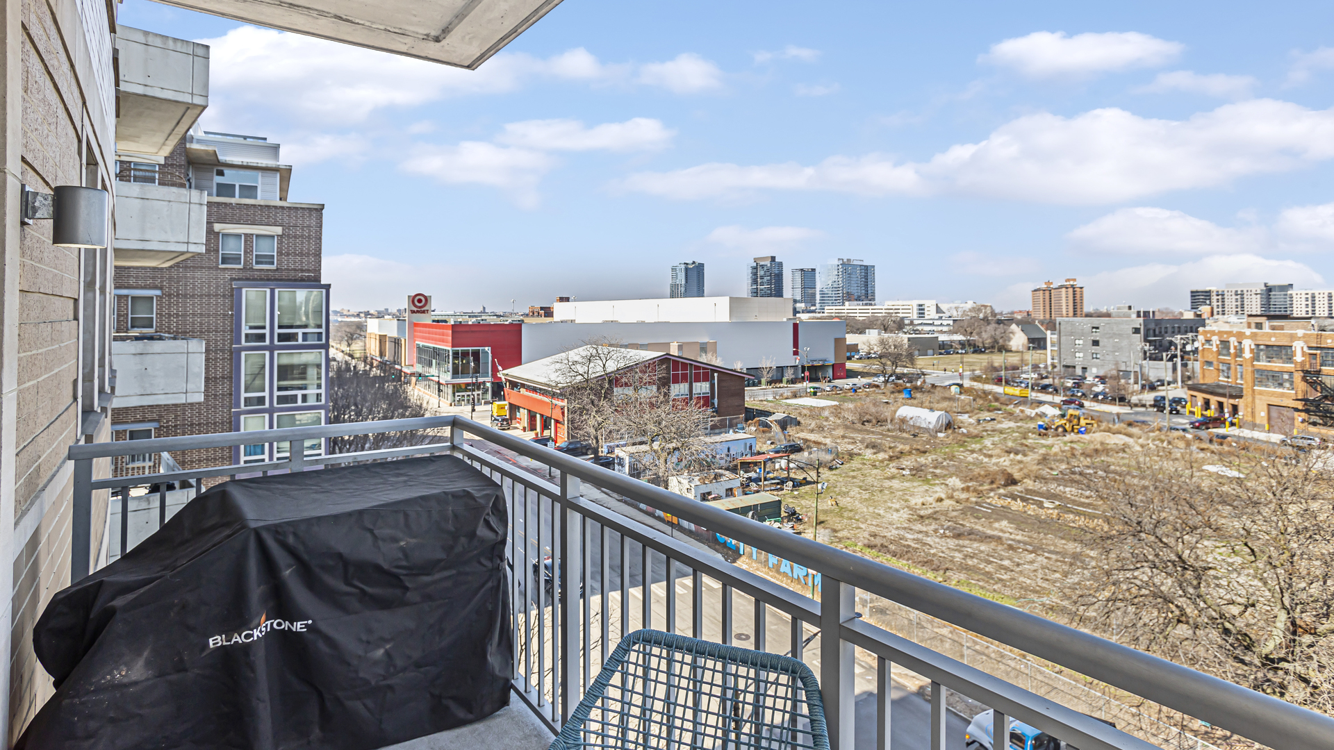 511 W Division Street Unit: 602