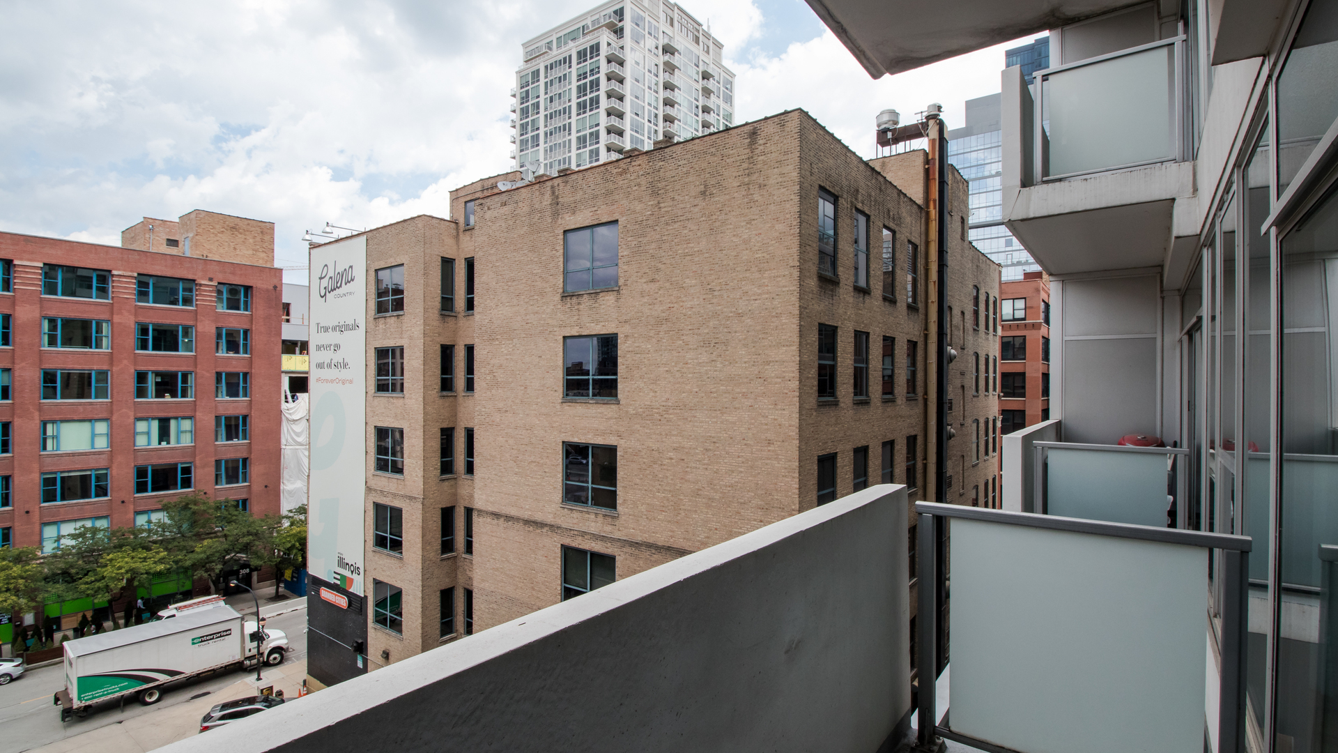 630 N Franklin Street Unit: 516
