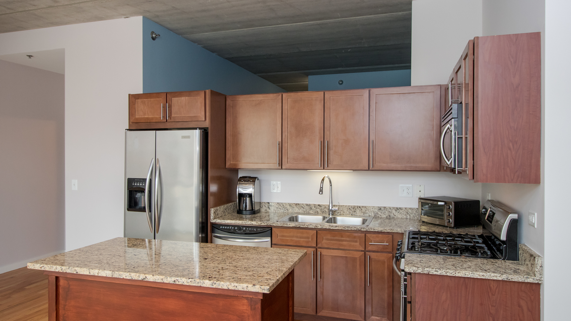 630 N Franklin Street Unit: 516