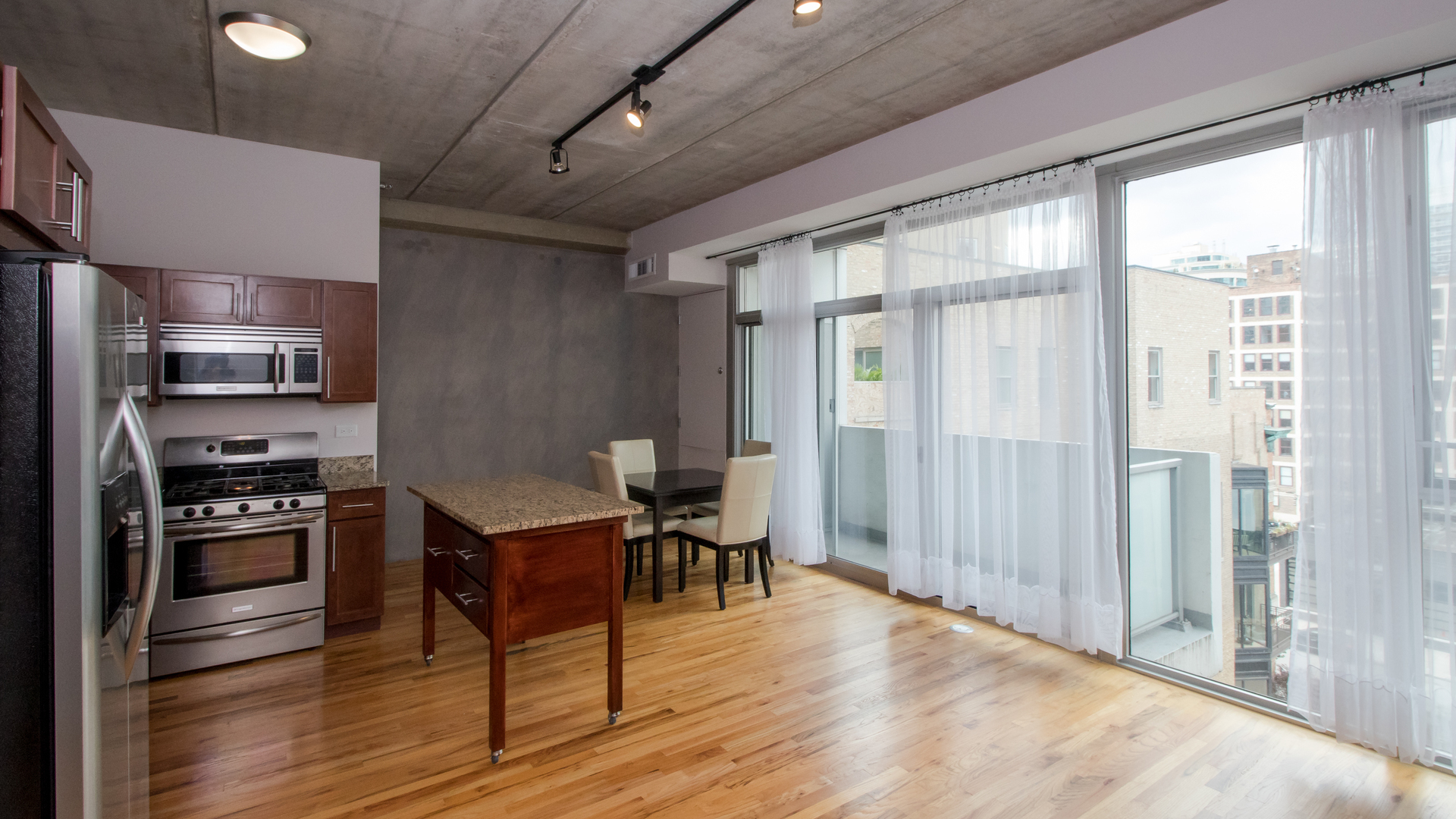 630 N Franklin Street Unit: 516