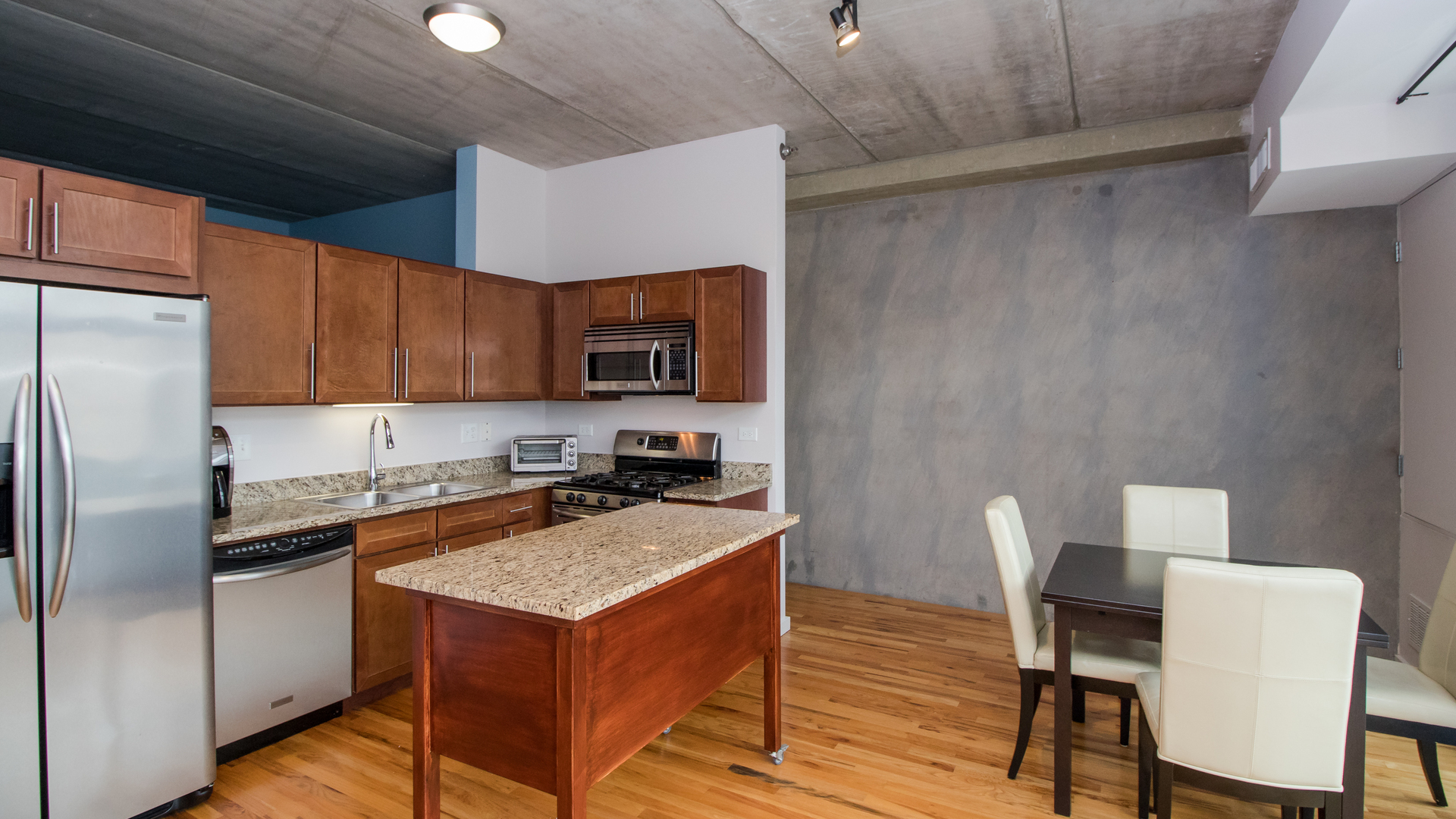 630 N Franklin Street Unit: 516
