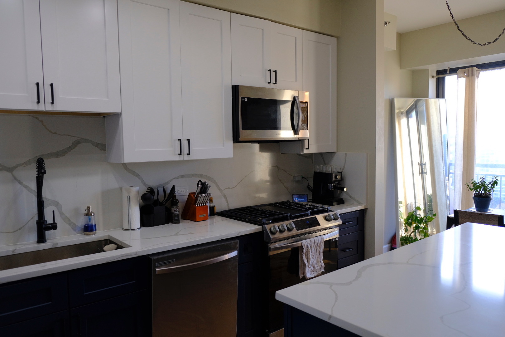 41 E 8th Street Unit: 2105