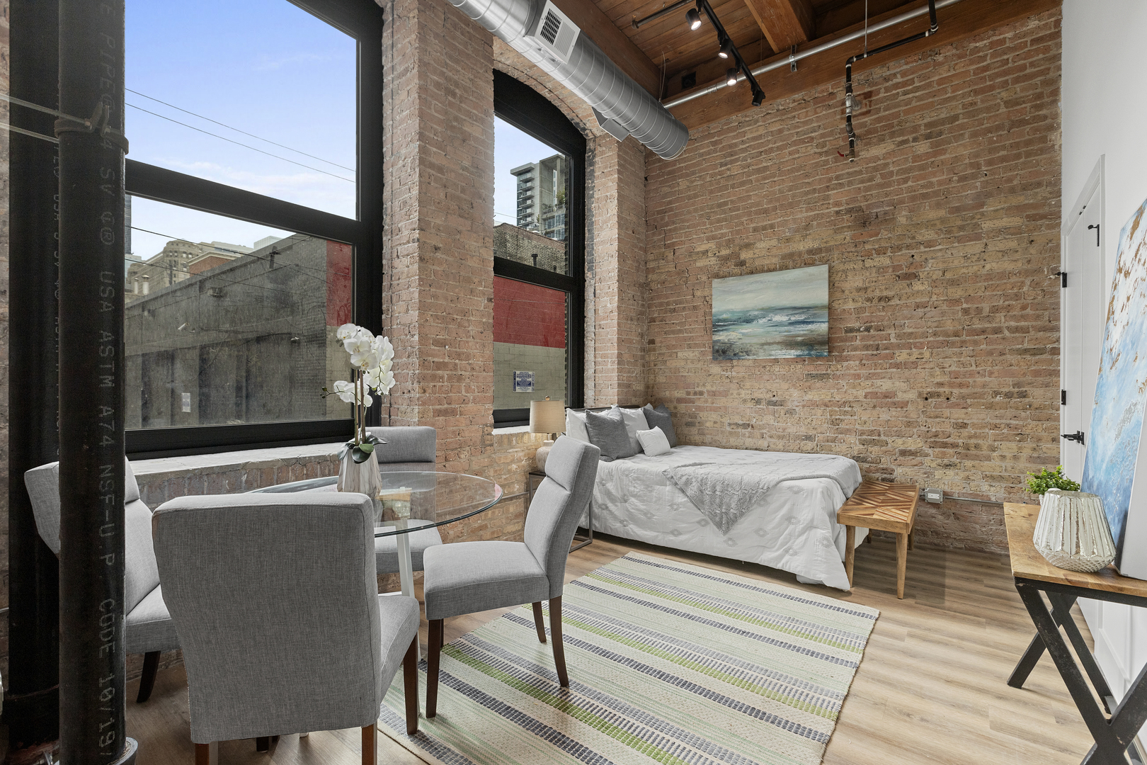 153 W Ohio Street Unit: 103