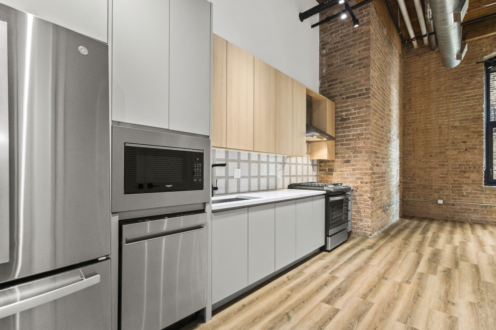 153 W Ohio Street Unit: 101