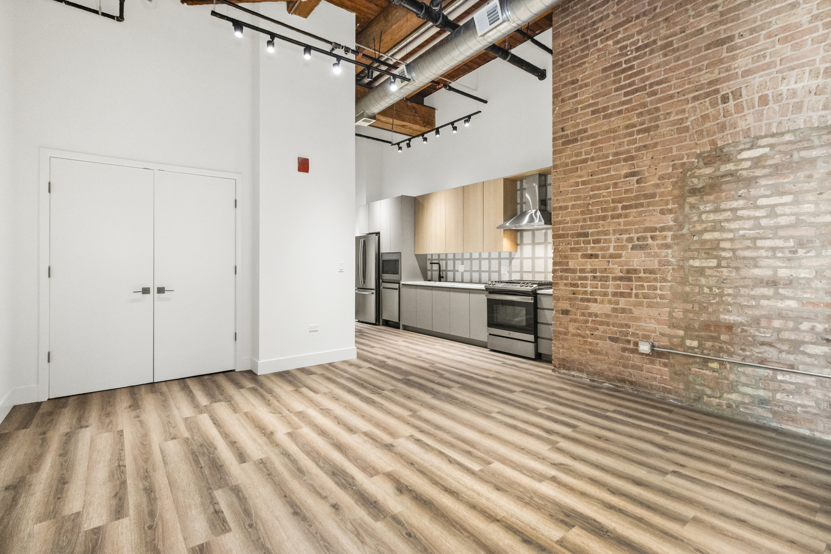 153 W Ohio Street Unit: 101
