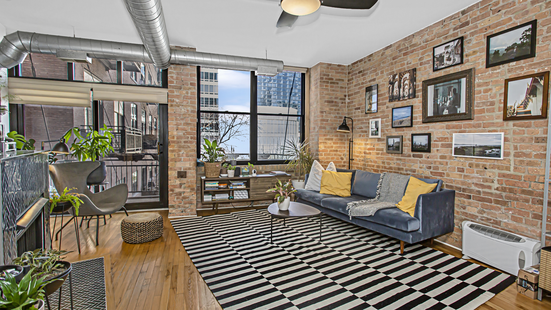 520 W Huron Street Unit: 306