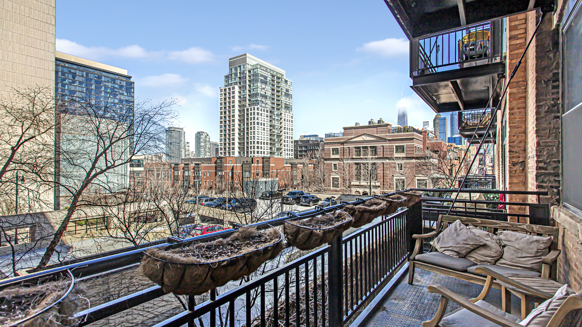 520 W Huron Street Unit: 306