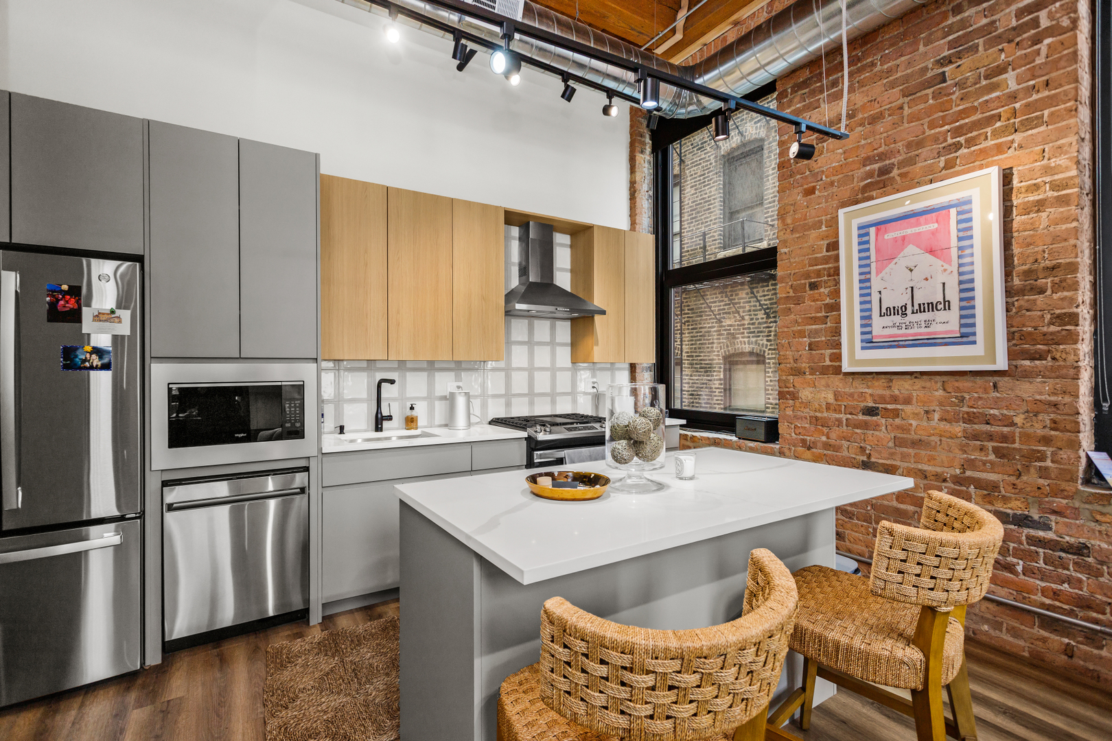 153 W Ohio Street Unit: 201