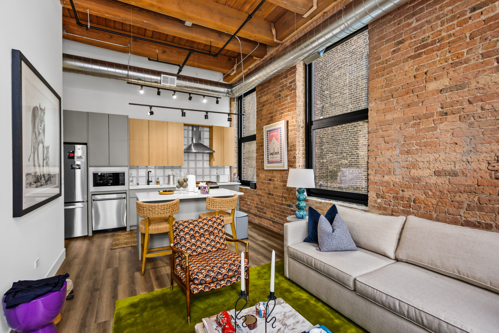 153 W Ohio Street Unit: 201