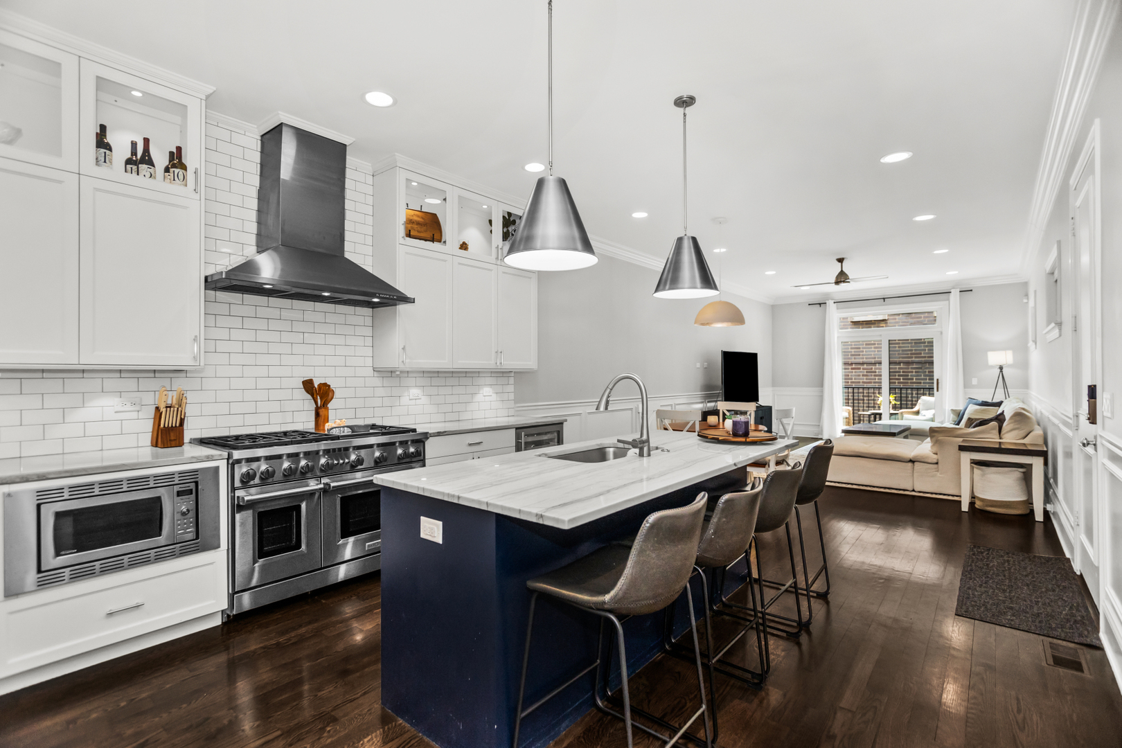 2769 N Kenmore Avenue Unit: 1