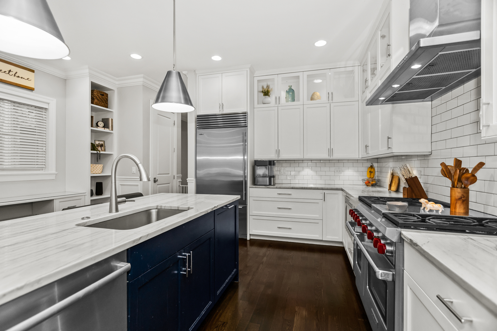 2769 N Kenmore Avenue Unit: 1