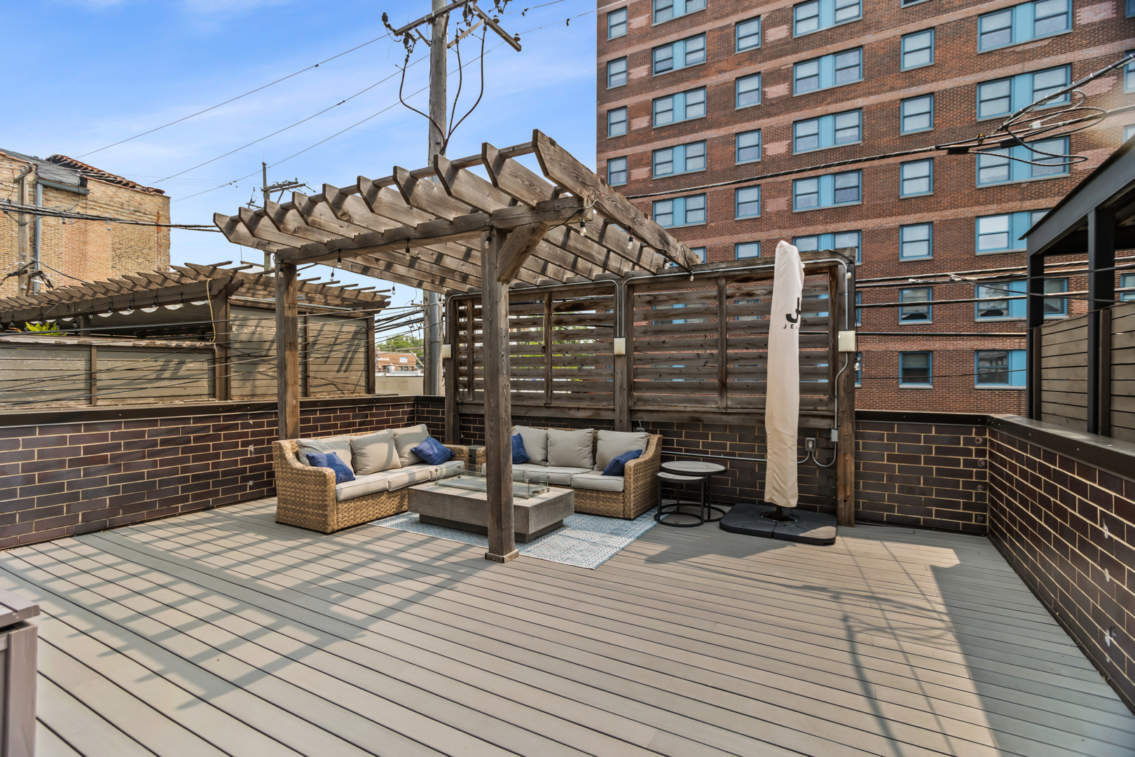 2769 N Kenmore Avenue Unit: 1