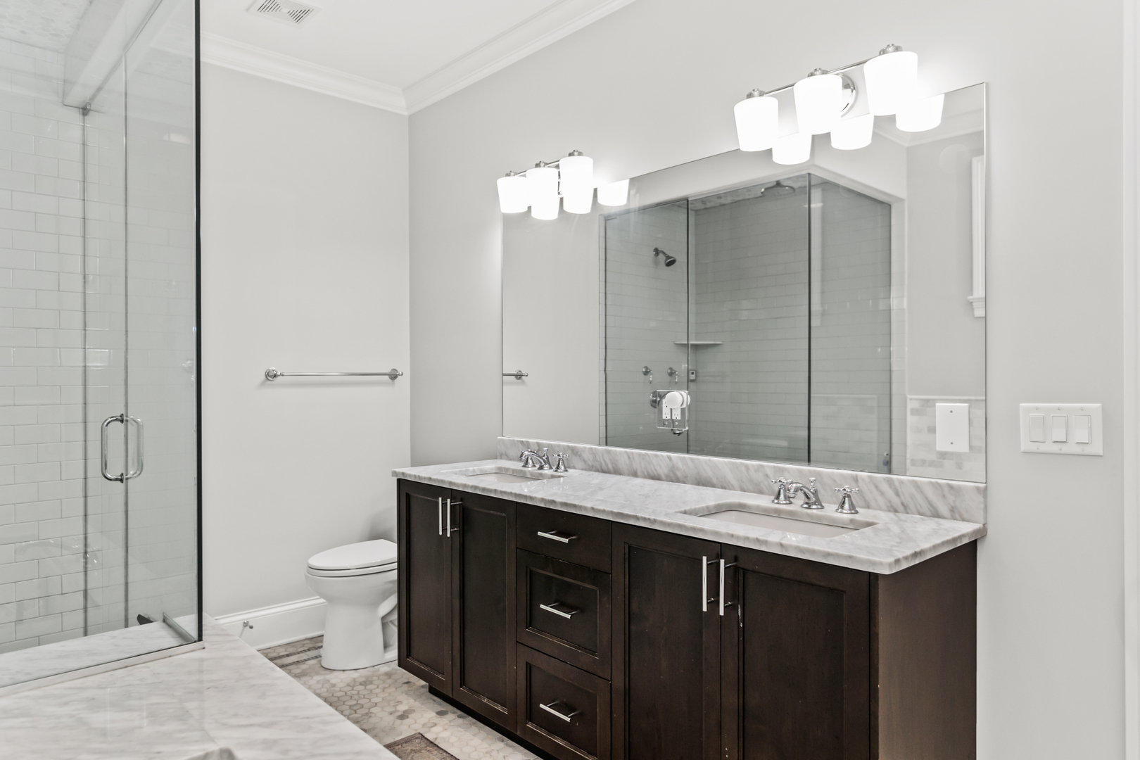 2769 N Kenmore Avenue Unit: 1