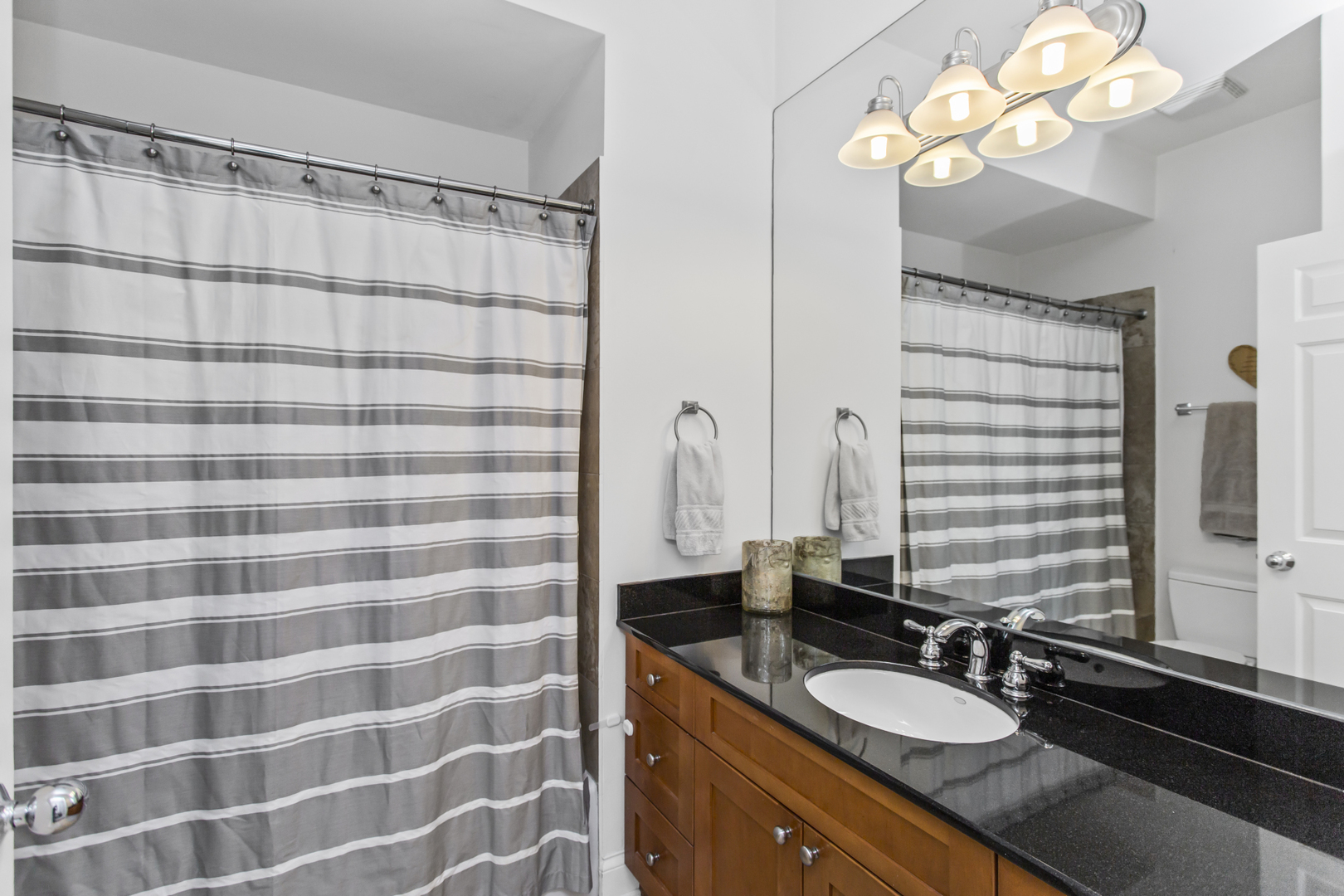 3938 N SOUTHPORT Avenue Unit: G