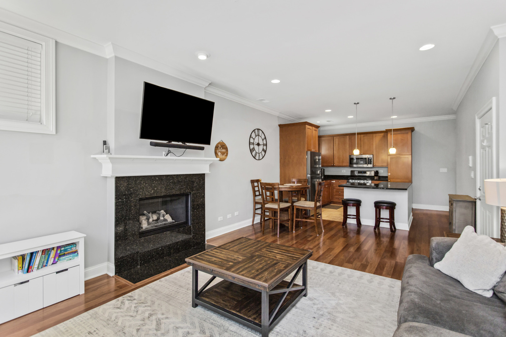 3938 N SOUTHPORT Avenue Unit: G