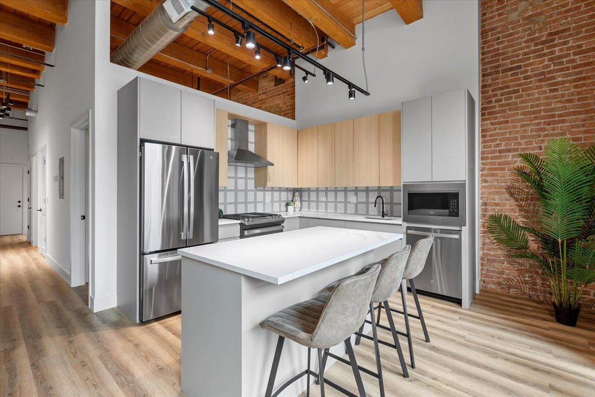 153 W Ohio Street Unit: 305