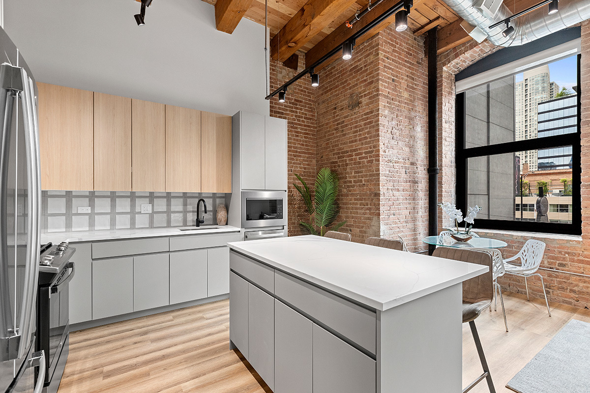 153 W Ohio Street Unit: 305