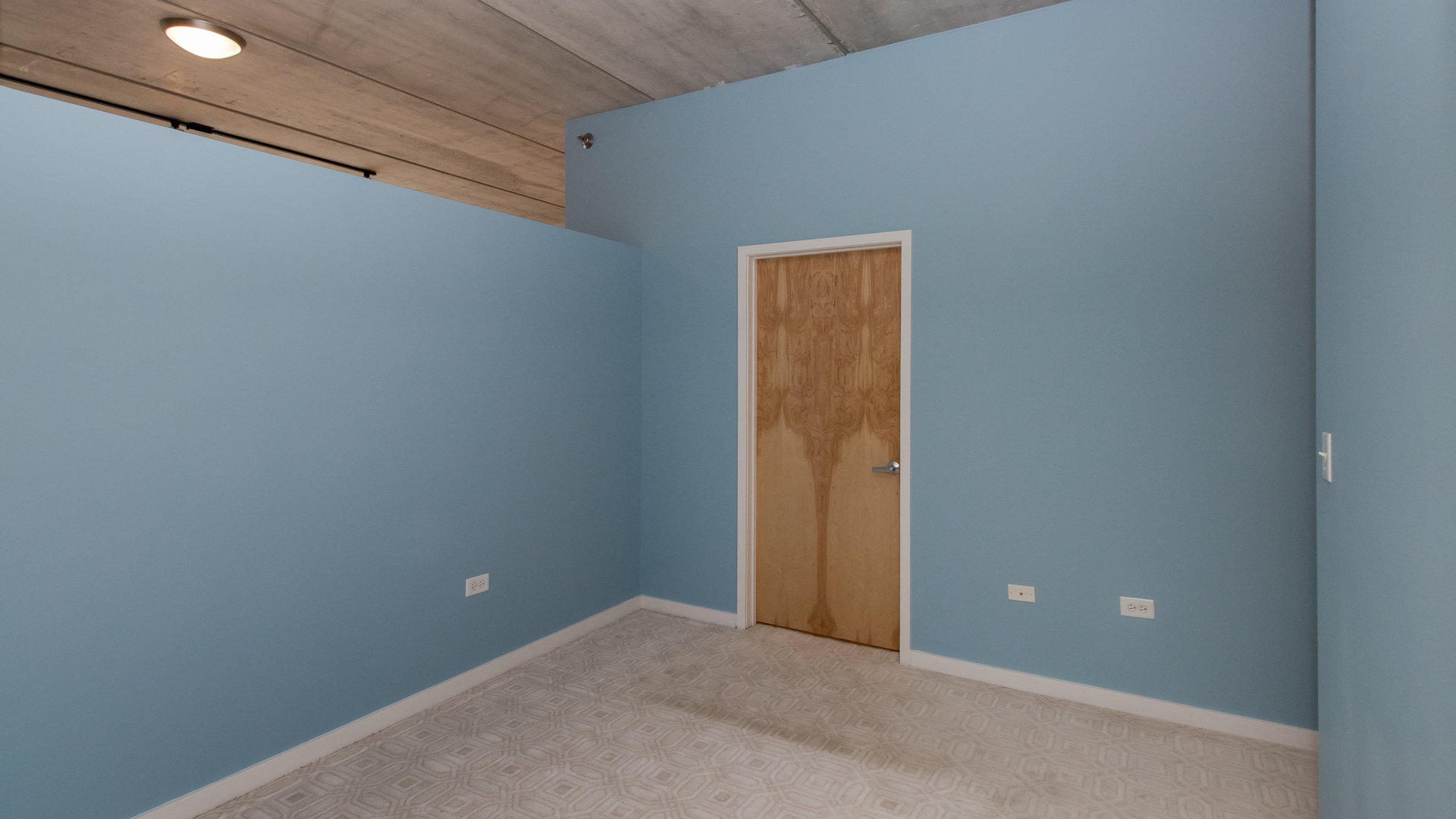 630 N Franklin Street Unit: 516