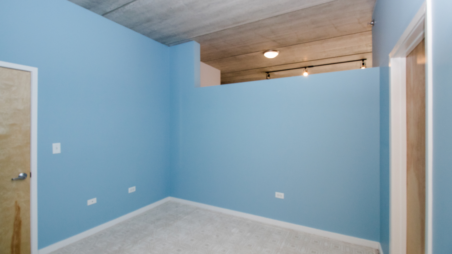 630 N Franklin Street Unit: 516