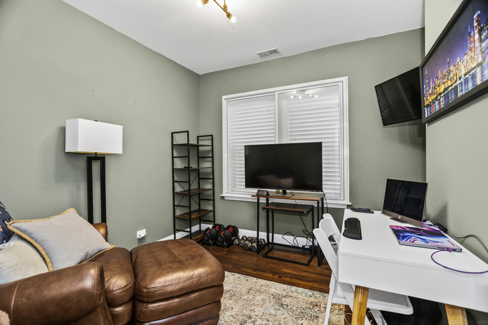 1210 W Roscoe Street Unit: 2