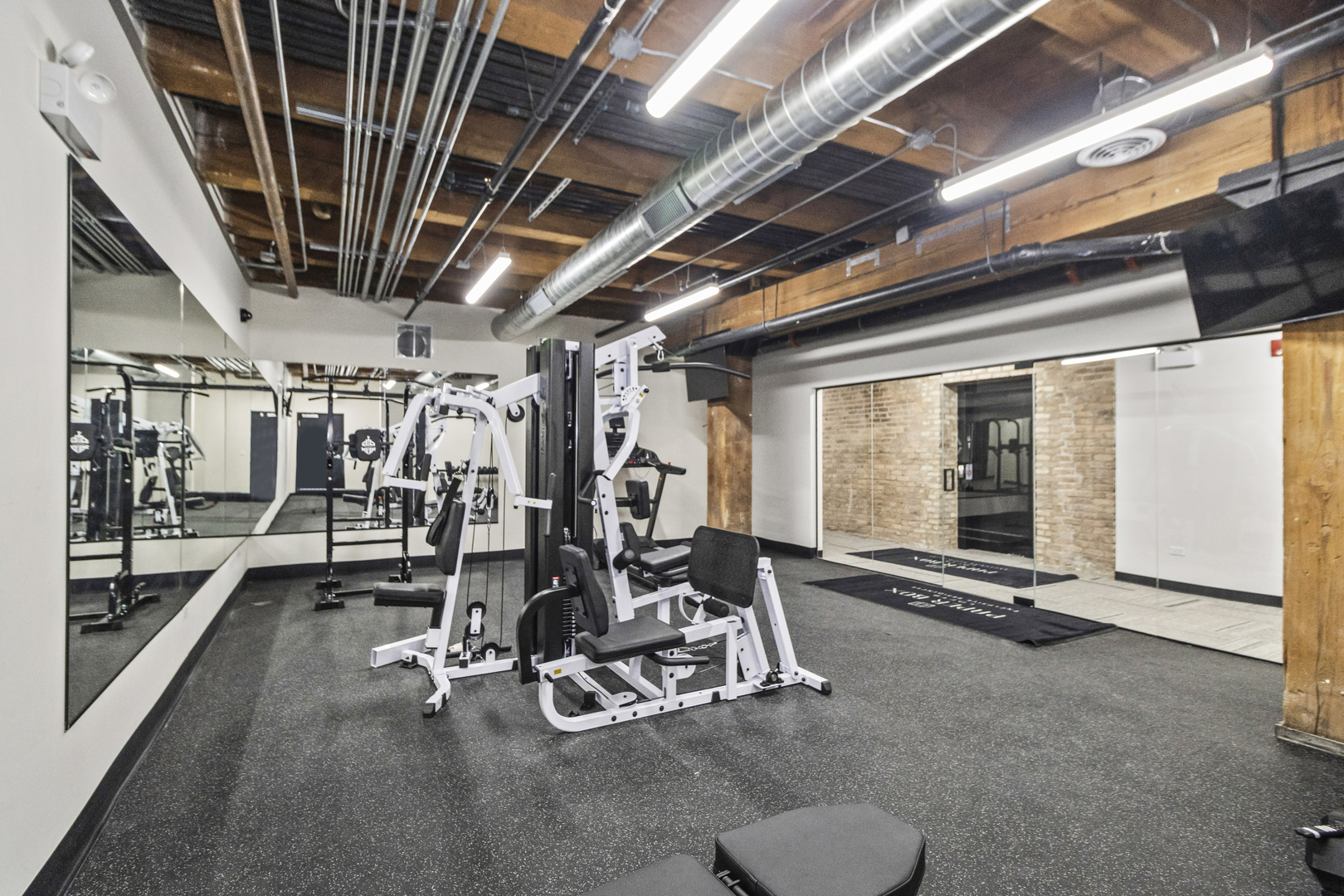 153 W Ohio Street Unit: 403