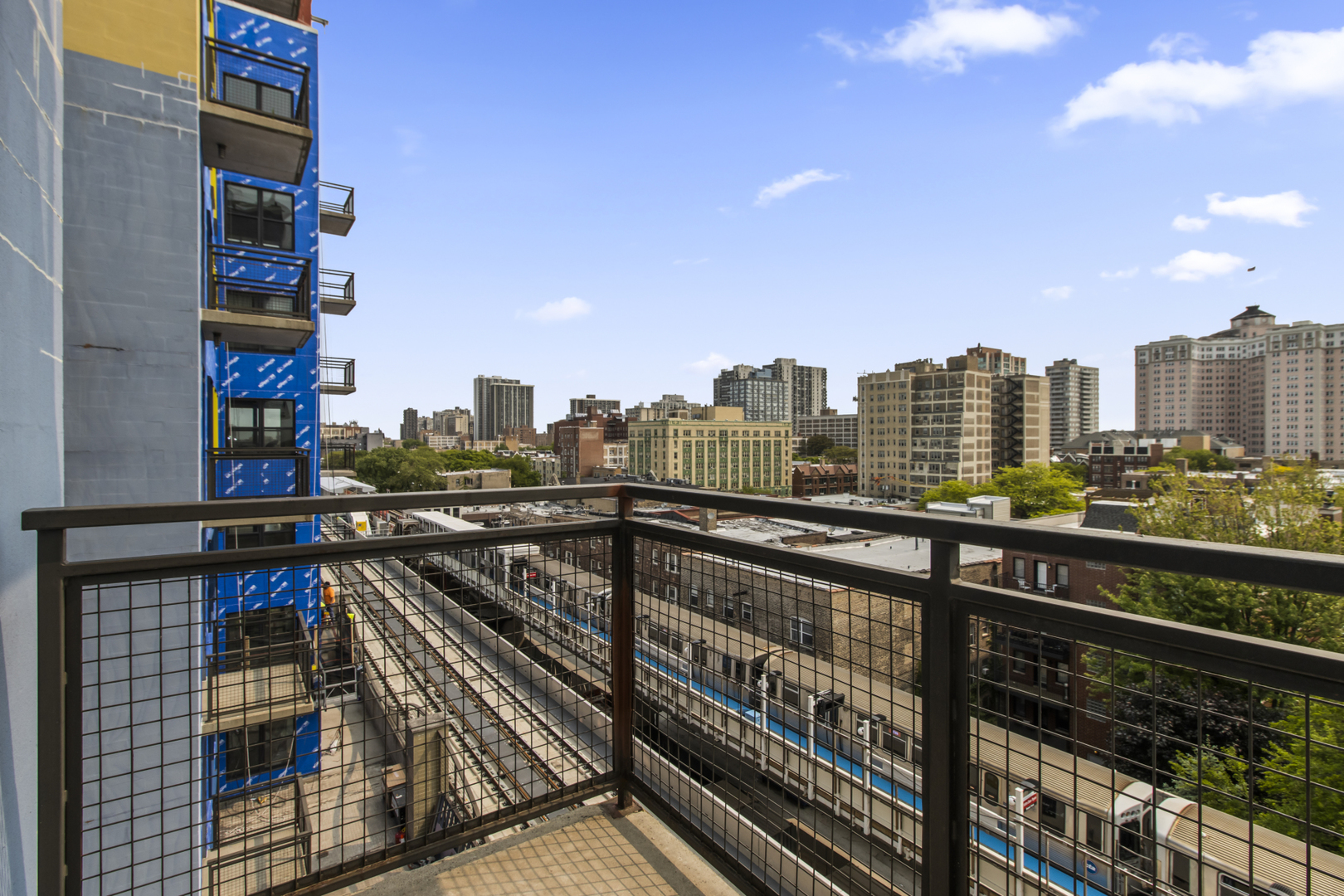 1122 W Catalpa Avenue Unit: 706