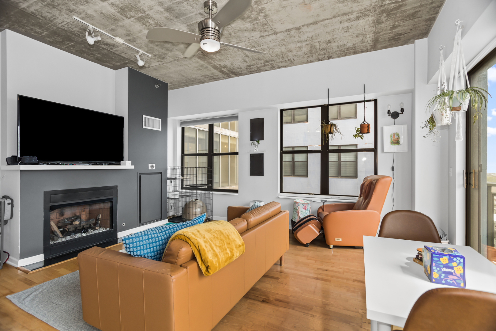 1122 W Catalpa Avenue Unit: 706