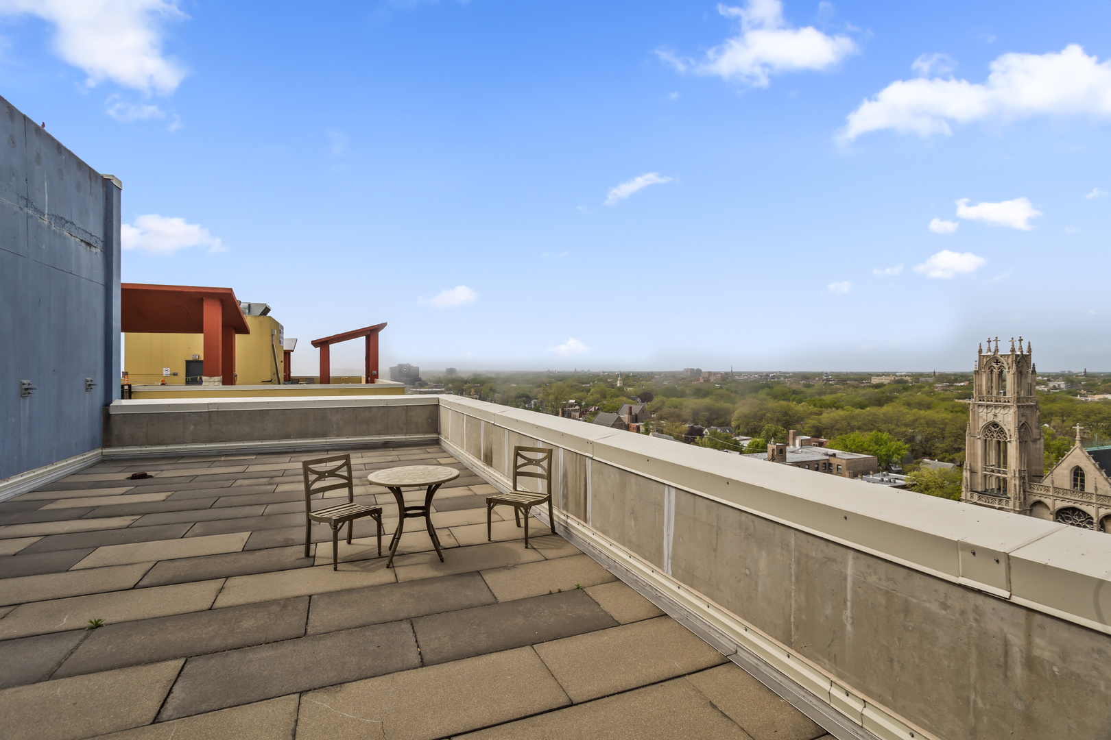 1122 W Catalpa Avenue Unit: 706